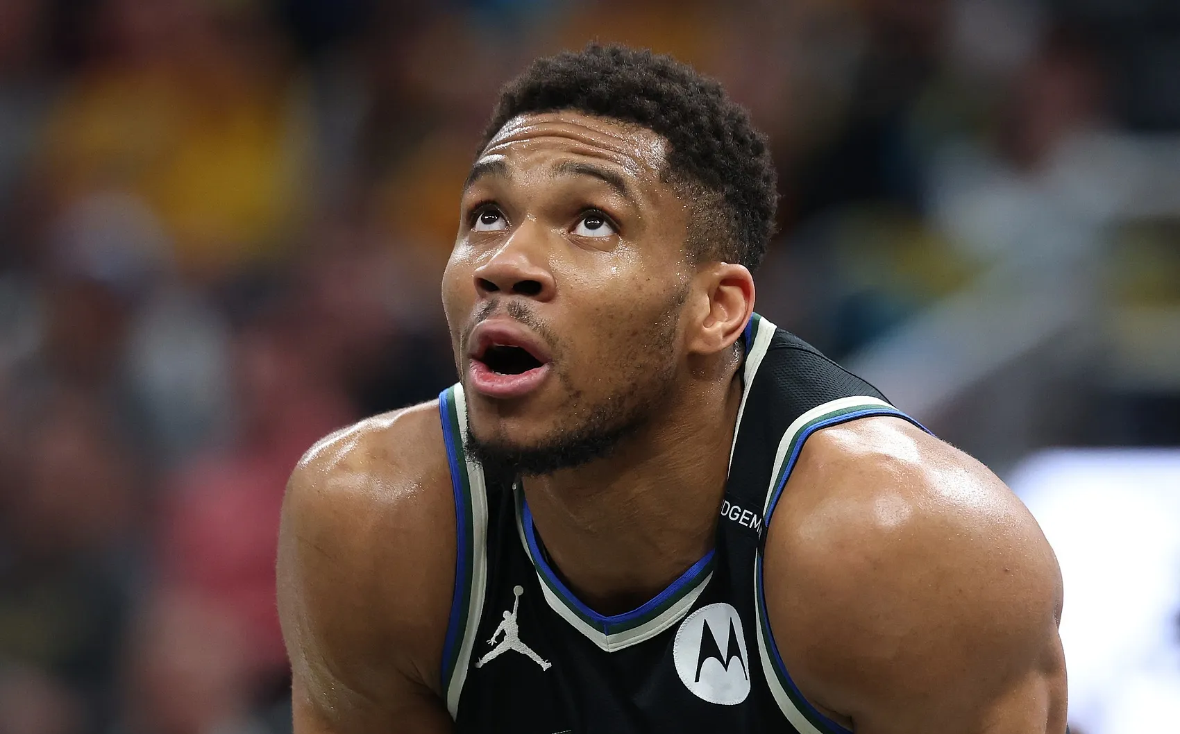 九游体育-关于字母哥官方宣布大比分获胜新规，TL引发争议！观众掌声雷动的信息