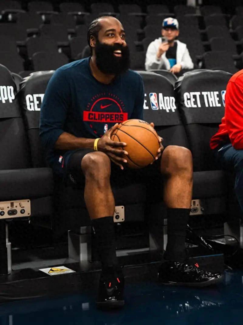 九游娱乐-关于哈登回归赛场，高光表现首场状态亮眼，澳大利亚队观众沸腾！的信息